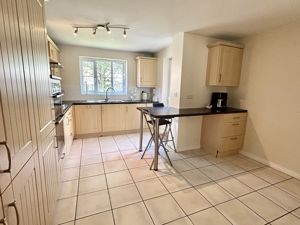 Kitchen Diner- click for photo gallery